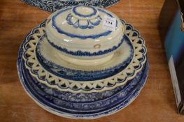Various blue and white china.