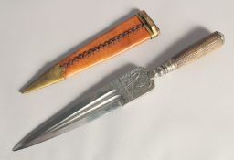 A EUROPEAN / INDIAN SPEARHEAD DAGGER, the 19th century Indian spearhead converted into a dagger,