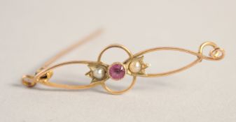 A PINK TOURMALINE AND PEARL BAR BROOCH.