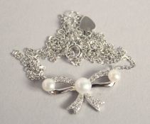 A SILVER PEARL SET RIBBON NECKLACE.