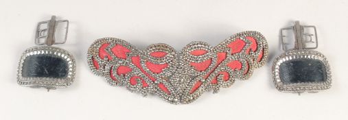 A PAIR OF GEORGIAN SHOE BUCKLES AND A FILIGREE BUCKLE.