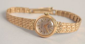 A LADIES’ 9CT GOLD ACCURIST WRISTWATCH. Gross weight 11gms.