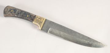 A DAMASCUS STEEL HUNTING KNIFE, 20th century, single edged Damascus blade, oak leaf decorated
