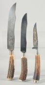 THREE STAG ANTLER KNIVES, LINDER-MESSER, SOLINGEN ROSTFREI, ROSTFREI SOLINGEN.