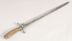 A HUNTING DIRK, early 19th century, slender single edged fullered blade, small shell guard &