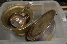 A quantity of plated items.