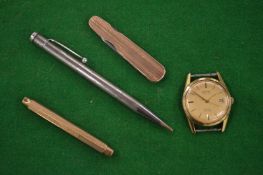A 9 carat gold propelling pencil, penknife and other items.