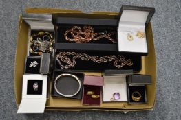 A quantity of bijouterie.