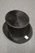 A top hat, internal measurements 7.5 x 6
