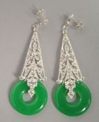 A PAIR OF SILVER AND JADE ART DECO DESIGN DROP EARRINGS