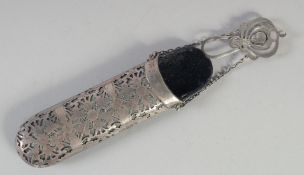 AN EDWARD VII SILVER MOUNTED LEATHER SPECTACLE CASE. Birmingham, 1904.