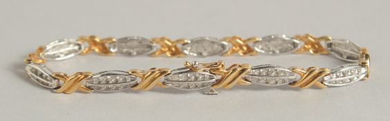 AN 18CT YELLOW GOLD AND DIAMOND BRACELET, approx. 2 carats of diamonds.