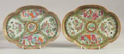 A PAIR OF CHINESE CANTON PORCELAIN QUATREFOIL SHAPE DISHES, each 26cm x 20cm diameter.