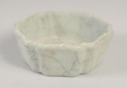 A SMALL GE WARE STYLE BRUSH WASHER, 9cm wide.