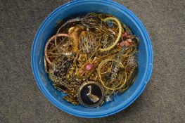 A quantity of costume jewellery.