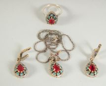 A SILVER AND GILT PENDANT, CHAIN, RING AND EARRINGS.