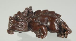 A JAPANESE BRONZE FIGURE OF MYTHICAL BEAST, 7cm long.