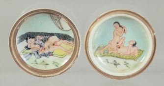 A SMALL CHINESE CIRCULAR PORCELAIN EROTIC BOX.