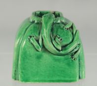 A SMALL CHINESE GREEN GLAZE INK POT.