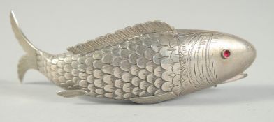 A CONTINENTAL SILVER ARTICULATED FISH, SCENT/SPICE CONTAINER. 5.25ins long.
