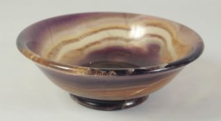 A BLUE JOHN CIRCULAR BOWL. 7.25ins diameter.