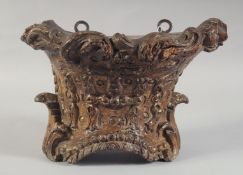 A GOOD 18TH CENTURY CARVED AND GILDED LIMEWOOD WALL BRACKET. 7ins high x 10ins wide.