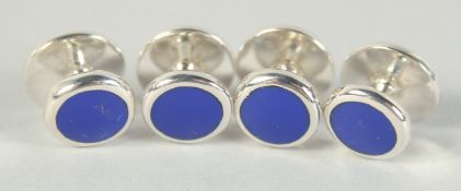 A PAIR OF SILVER AND LAPIS EARRINGS.
