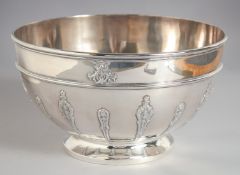 A GOOD VICTORIAN SILVER CIRCULAR ROSE BOWL 9ins diameter. London 1898, maker: J. H. Weighs 30ozs.