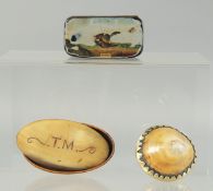 A PAPIER MACHE SNUFF BOX, AN OVAL HORN BOX, T.M. A CIRCULAR MOTHER OF PEARL SNUFF BOX, Aug 1931 (