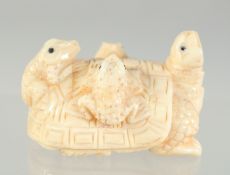 A CARVED BONE FROG NETSUKE. 5cm.