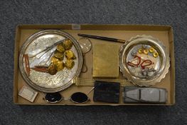 Miscellaneous collectables.