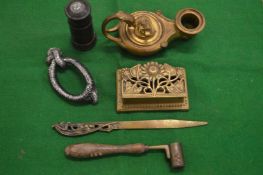 Miscellaneous collectables.