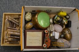 Miscellaneous collectables.