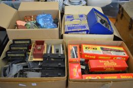 Quantity of Tri-ang railway and railway accessories.