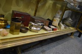 Miscellaneous collectables.