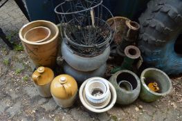 Miscellaneous garden pots and effects.