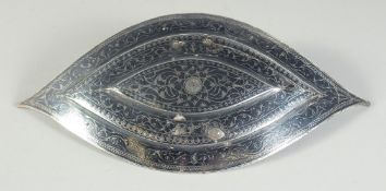 A FINE LARGE 19TH CENTURY SOUTH EAST ASIAN NIELLO SILVER BELT BUCKLE - possibly Indonesian or
