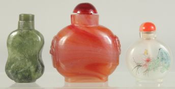 THREE CHINESE SNUFF BOTTLES.