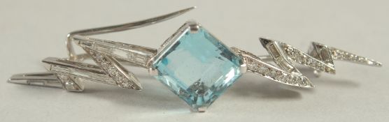 AN 18CT WHITE GOLD, AQUAMARINE AND DIAMOND BROOCH the aquamarine approx. 6 carat.