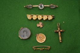 A 15ct gold bar brooch and other jewellery.