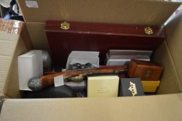 Miscellaneous collectables.