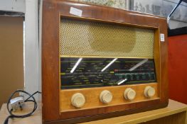 An old radio.