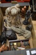 Various ornamental items and collectables.