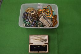 A box of bijouterie.