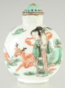 A SMALL CHINESE FAMILLE VERTE PORCELAIN SNUFF BOTTLE, painted with a female figure and deer, 6cm