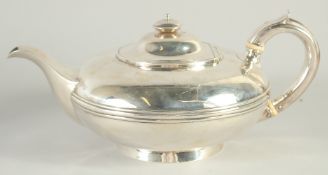 A GOOD VICTORIAN SILVER CIRCULAR TEA POT by BENJAMIN SMITH. London 1840, Weight 28ozs.