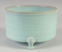A LARGE CHINESE CELADON TRIPOD CENSER, 18cm high.