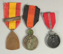 TWO PAIRS OF MILITARY LAPEL BADGES.