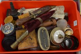 Miscellaneous collectables.