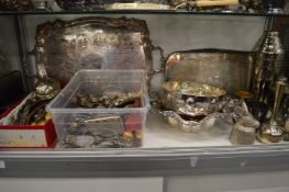 A quantity of plated items.